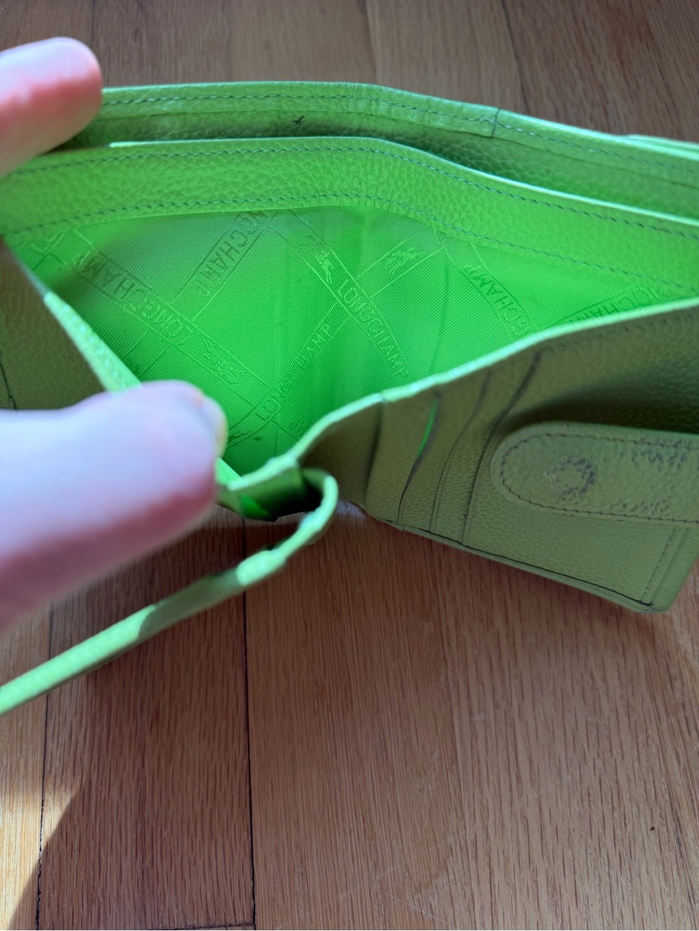 Longchamp - Lime Green Leather Bifold Compact Wallet - Picture 10 of 11